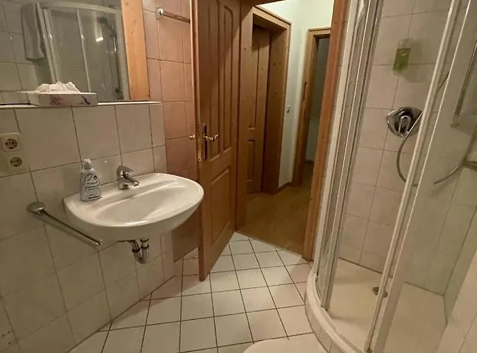 Und Restaurant Gruener Hahn Hotel